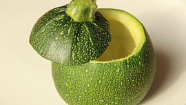 Kulatá cuketka plněná kuskusovou směsí