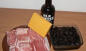 "Lahůdka nejen k vínu" Plněné švestky ve slaninovém kabátku