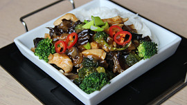 Lilek s kuřecím masem