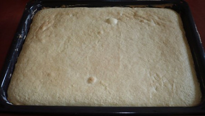 Mandarinkový koláč s kokosem, Předpečený piškot