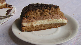Marcipánový dort s krémem