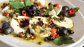 Mozzarella s pikantní gremolatou ( podle Nigelly Lawson)