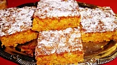 Mrkvový koláč s ořechy a skořicí - šťavnatý
