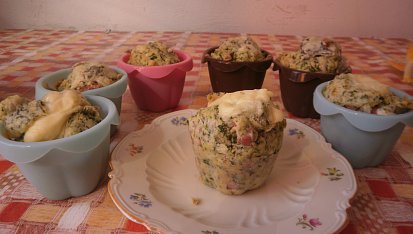 Muffiny se špenátem a nivou