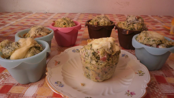 Muffiny se špenátem a nivou
