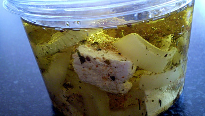 Nakládané tofu (á la Hermelín) - vegan