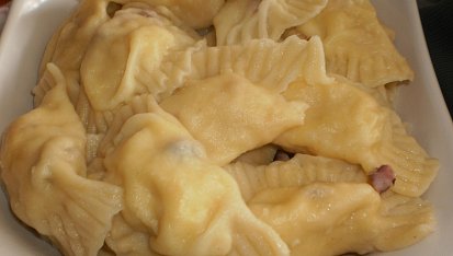 Pirožky plněné brynzou se zelím