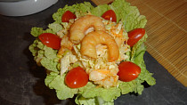 Salát s uzenými krevetami