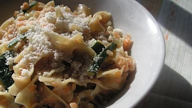 Tagliatelle s červenou čočkou