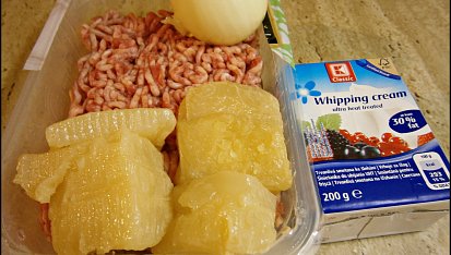 Tvarůžkovo-smetanové"vepřenky", použité suroviny