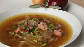 Uzená cibulačka se šalvějí