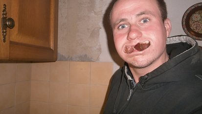 Uzený vývar bez zeleniny se strouhánkem, Hlavně byl problém uhlídat maso aby zbylo do polévky :D