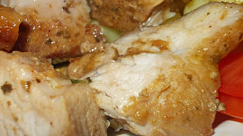 Vepřové ocásky na medu, zázvoru a na černém pivě