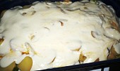 Zapečené brambory s brokolicí v bešamelové omáčce