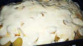 Zapečené brambory s brokolicí v bešamelové omáčce
