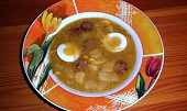 Bramborová polévka s vejci a párkem