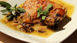 Bylinkové kuře na hříbcích