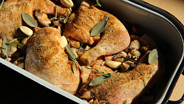 Bylinkové kuře na hříbcích