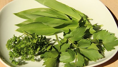 Bylinkové strouhané brambory s mletými kuličkami