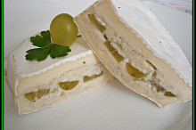 Camembert plněný nivou a hroznovým vínem