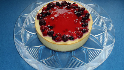 Cheesecake s třešněmi ve stylu New York, s lesním ovocem