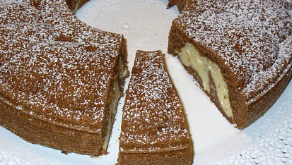Dvoubarevný tvarohový věnec