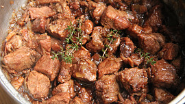 Fazole s vepřovým na balsamicu