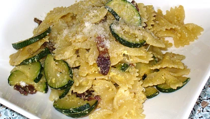Fettuccine & cuketky carbonara
