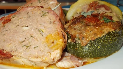 Grilovaná sekaná  s cuketou