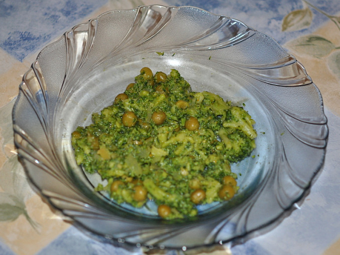 Kari brokolice s hráškem