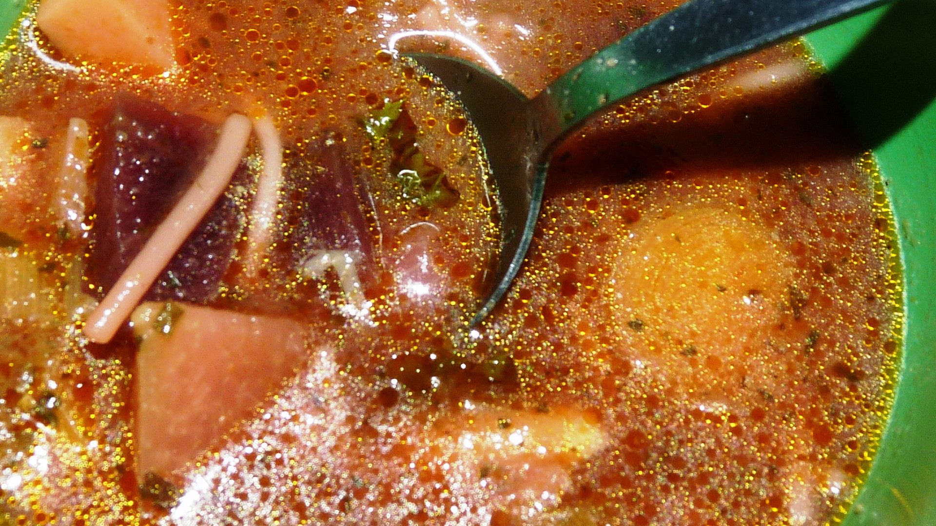 Kedlubno pórkovo řepná polévečka s nudlemi