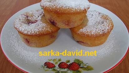 Kefírové jahodové muffiny