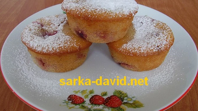 Kefírové jahodové muffiny