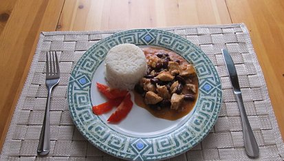 Kureci prsicka s cervenymi fazolemi