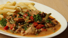 Kuřecí ragú na pivě