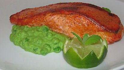 Losos tandoori s hráškovo-mátovým pyré