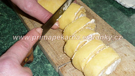 Mandlové kynuté pusinky