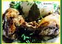 Pečená kuřecí stehýnka s bobkovým listem a sušenými houbami