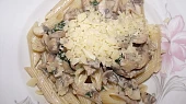 Penne se žampiony na smetaně