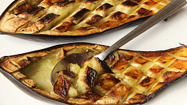 Pikantní kuskus s lilkem a hlívou