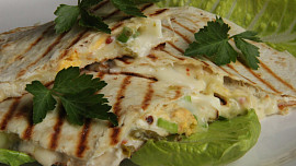 Quesadilla s vejci a jalapeňo