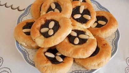 Šleha(čkové)né koláčky, tvaroh uvnitř