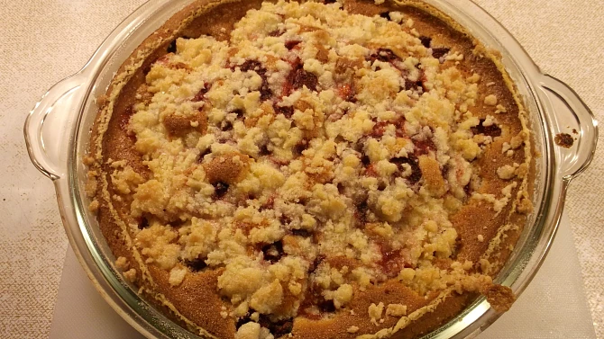 Strawberry Pie - Jahodový koláč s drobením, Takhle dopadl můj poslední výtvor - koláč s jahůdkama