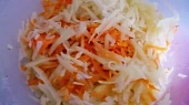 Strouhaná polévka čarodějka, nastrouhaná elenina