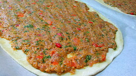 Turecká pizza (Lahmacun)