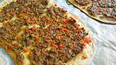 Turecká pizza (Lahmacun)