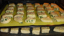 Tvarohové pagáčky s medvědím česnekem