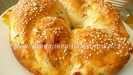 Tvarohový pletenec se slaninou