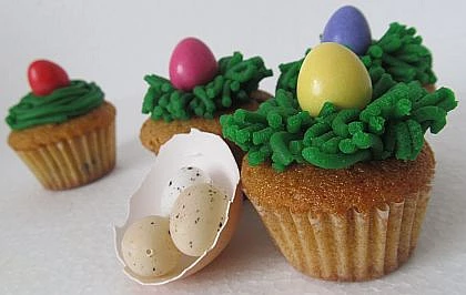 Velikonoční muffinky s bílou čokoládou