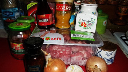 Vepřový ořez  na kari, worcesteru,  tymiánu a kapii, ingredience...